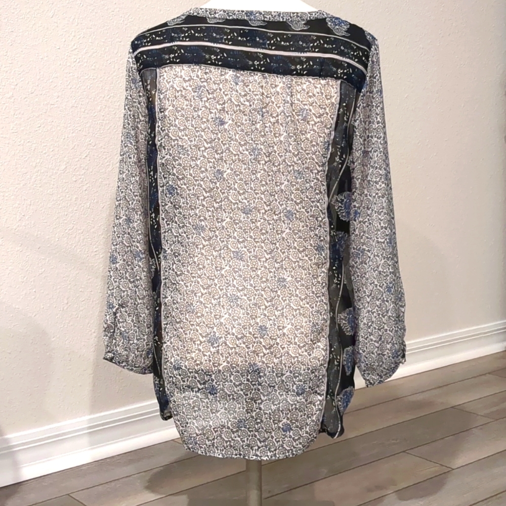 Beautiful Sheer Lucky Brand Top - Picture 2 of 6